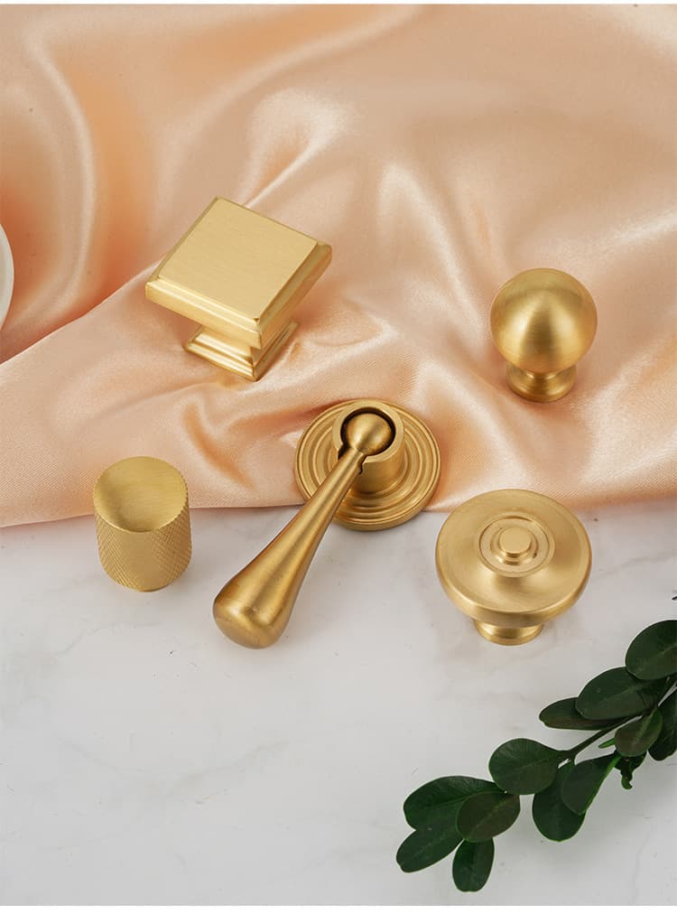 Classic Round Brass Handle